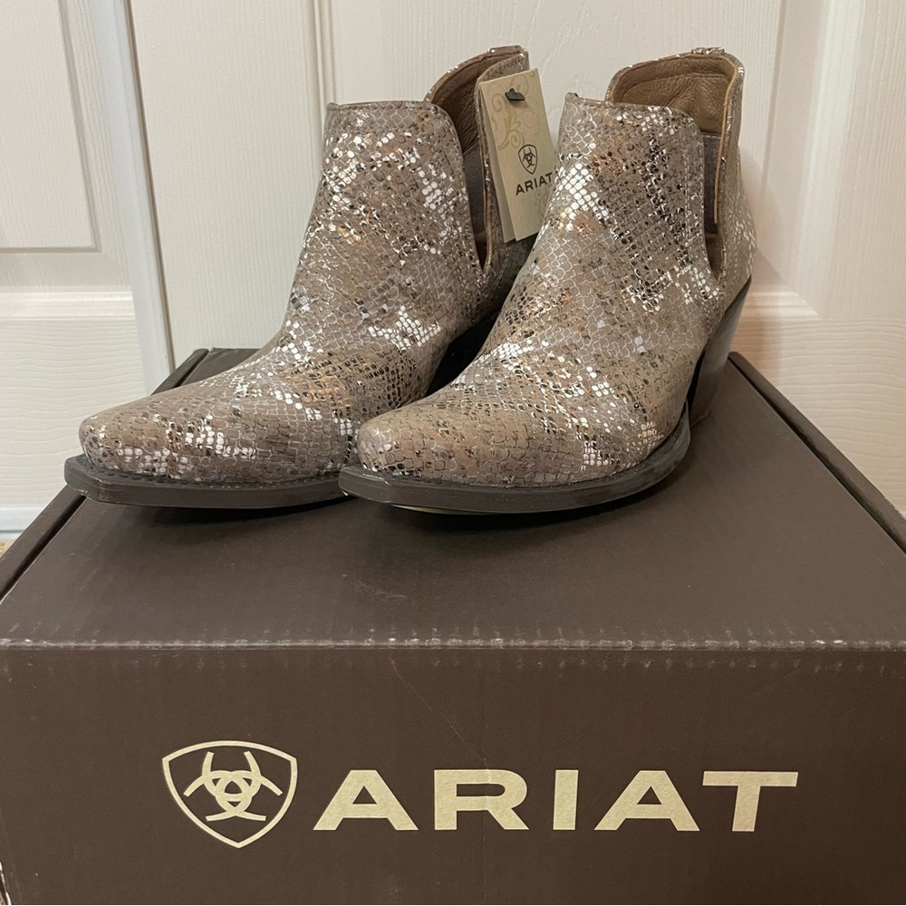 Ariat Dixon Snake Print Metallic Booties NWT size 7